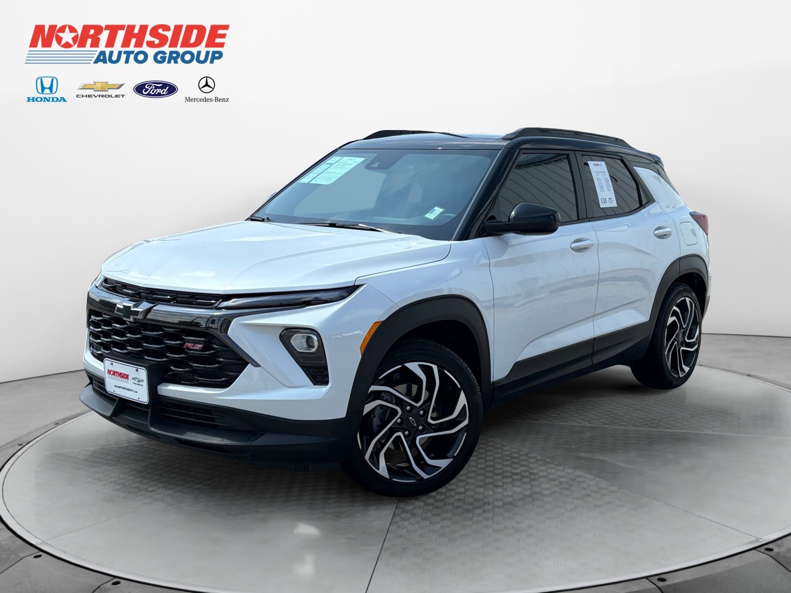 Used 2025 Iridescent Pearl Tricoat Chevrolet RS image 3