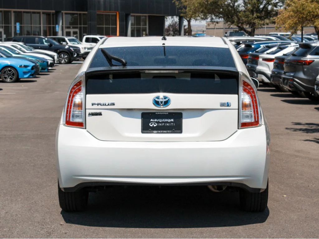 Used 2012 White Toyota One image 6