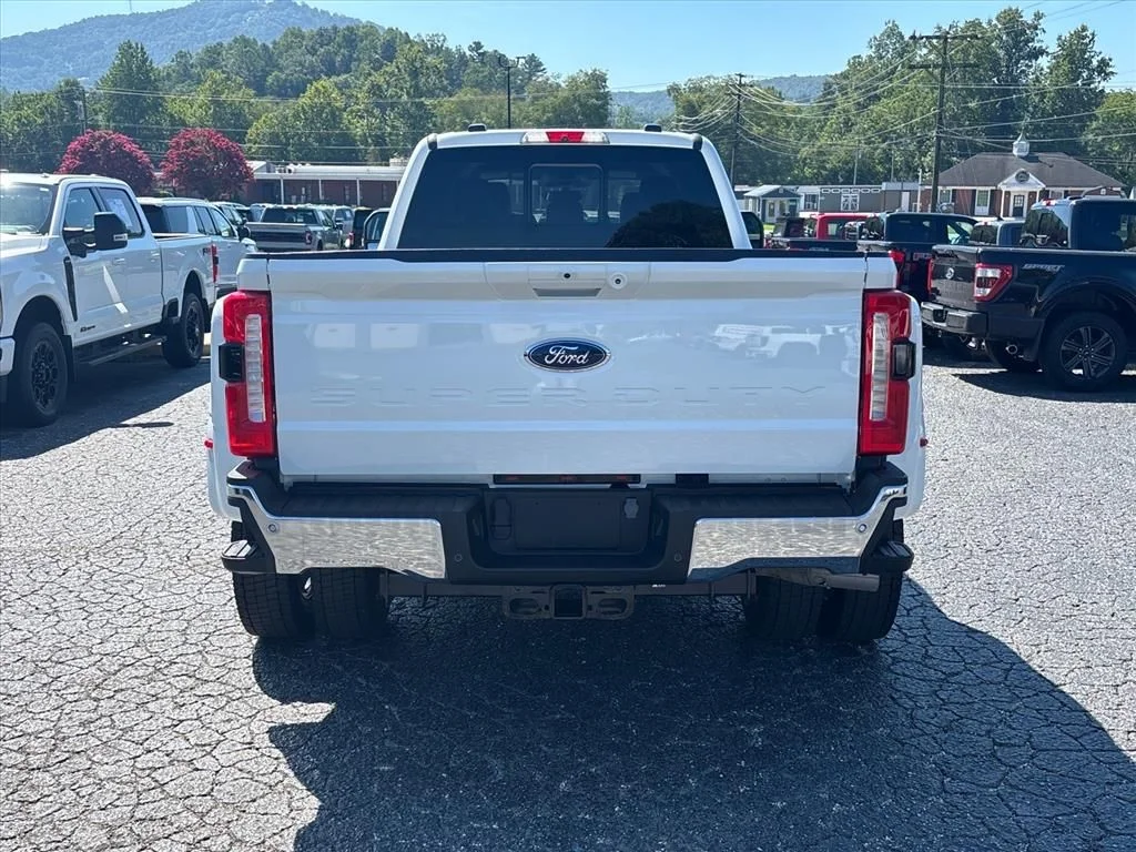 Used 2023 White Ford Lariat image 6