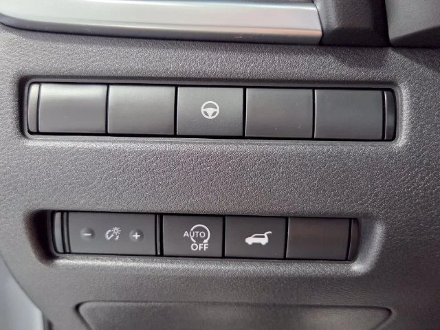 Used 2023 Gray Nissan Platinum image 30