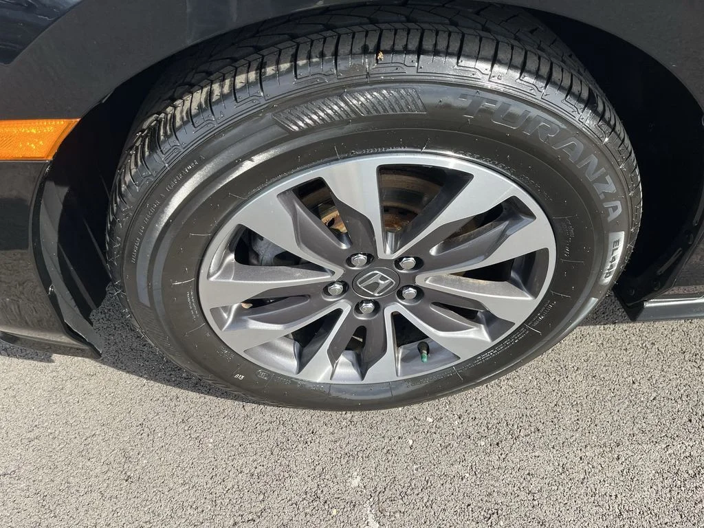 Used 2022 Black Honda EX-L image 10