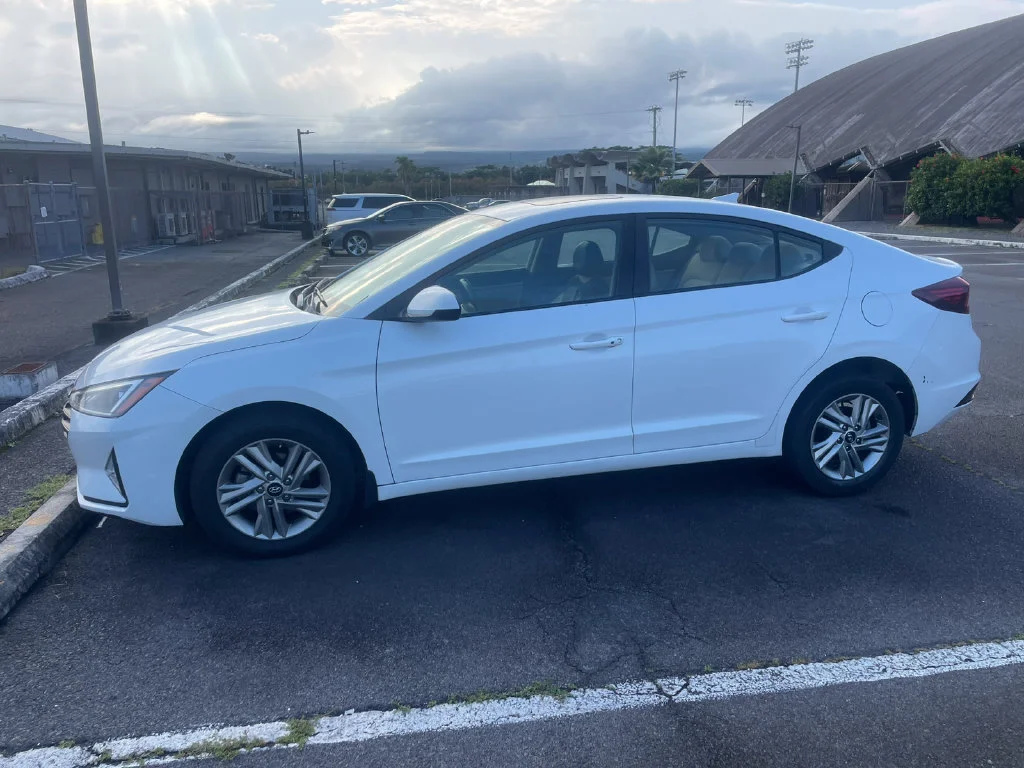 Used 2020 White Hyundai Value Edition image 5