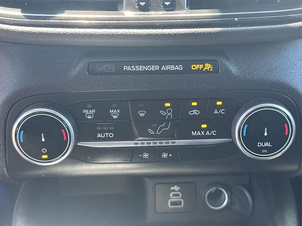 Used 2025 Gray Ford ST-Line image 28