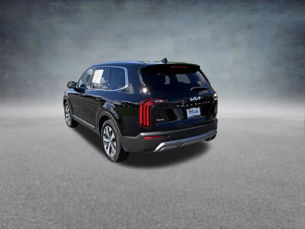Used 2022 Black Kia EX image 3
