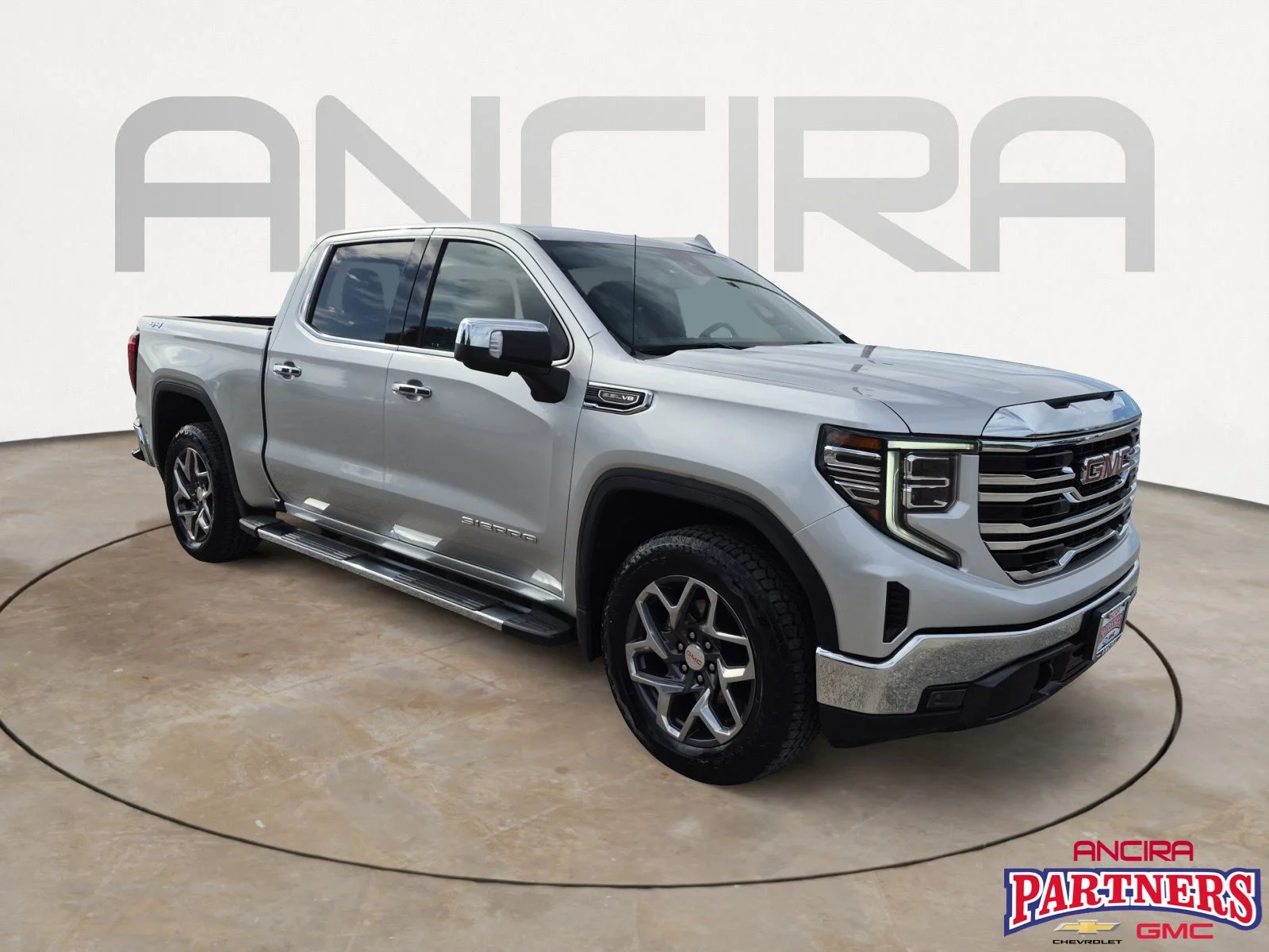 Used 2022 Quicksilver Metallic GMC SLT image 1