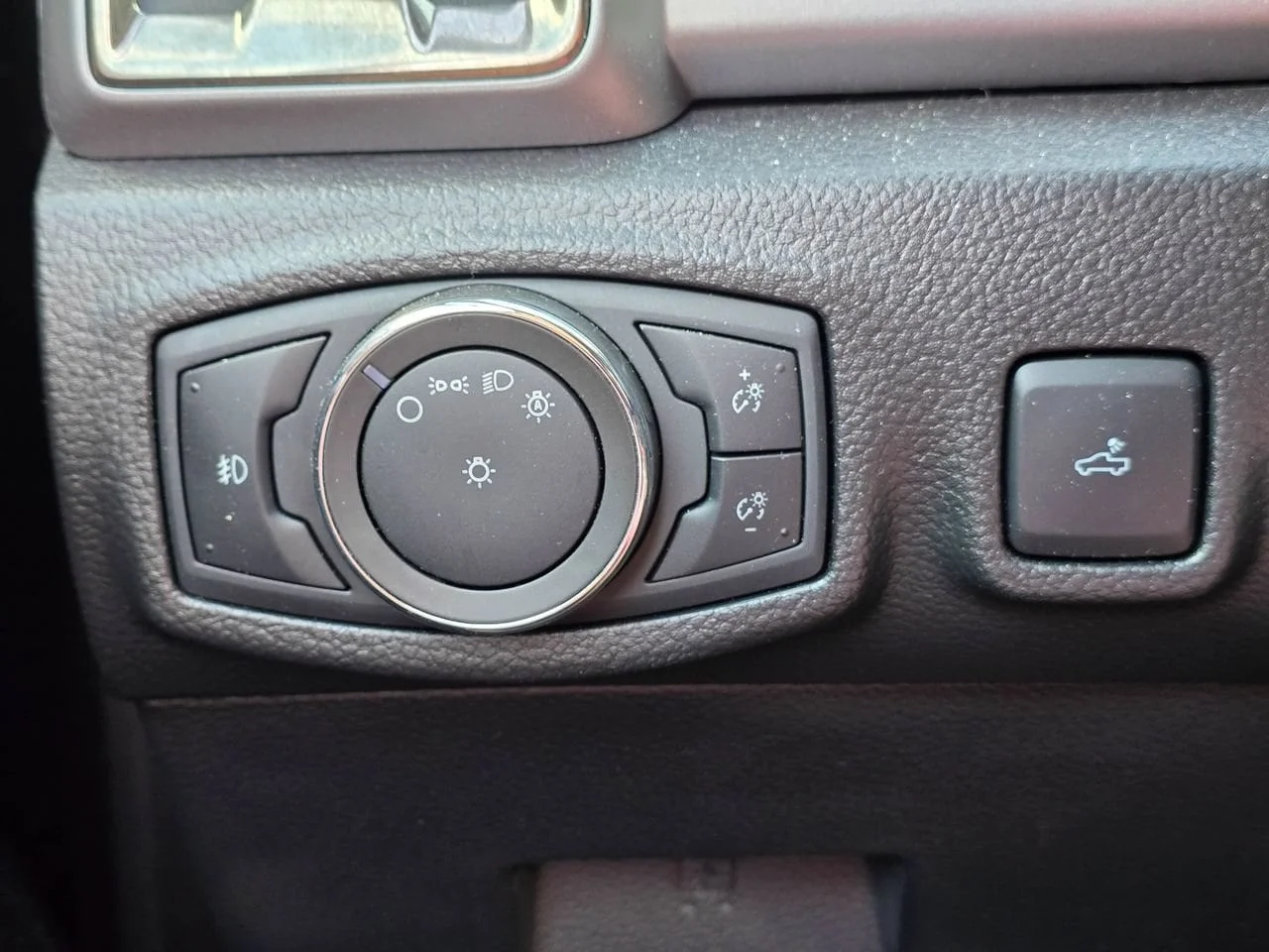 Used 2020 Race Red Ford  image 29