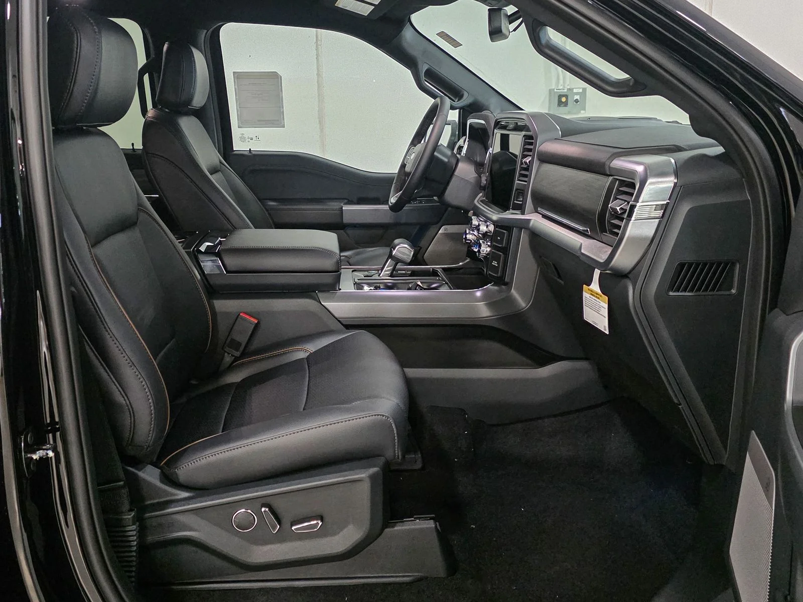 New 2026 Agate Black Metallic Ford Lariat® image 21