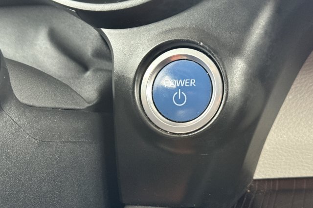Certified Used 2022 Silver Toyota LE image 28
