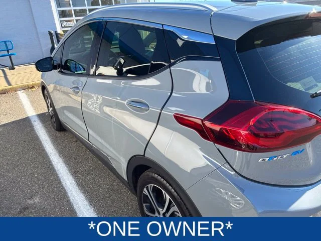 Used 2021 SLATE GRAY METALLIC Chevrolet Premier image 3