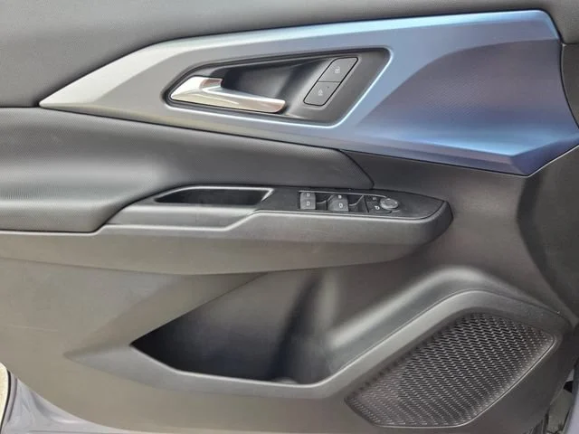 2024 Chevrolet Equinox EV LT - Photo 19