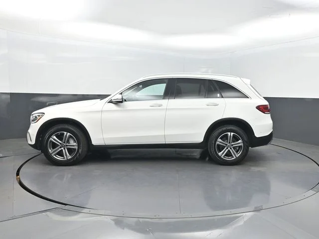 Used 2022 White Mercedes-Benz GLC 300 image 3