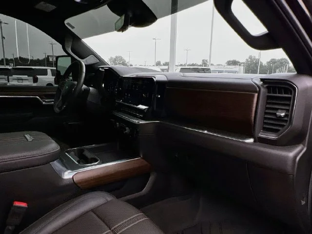 Used 2024 Black Chevrolet High Country image 40