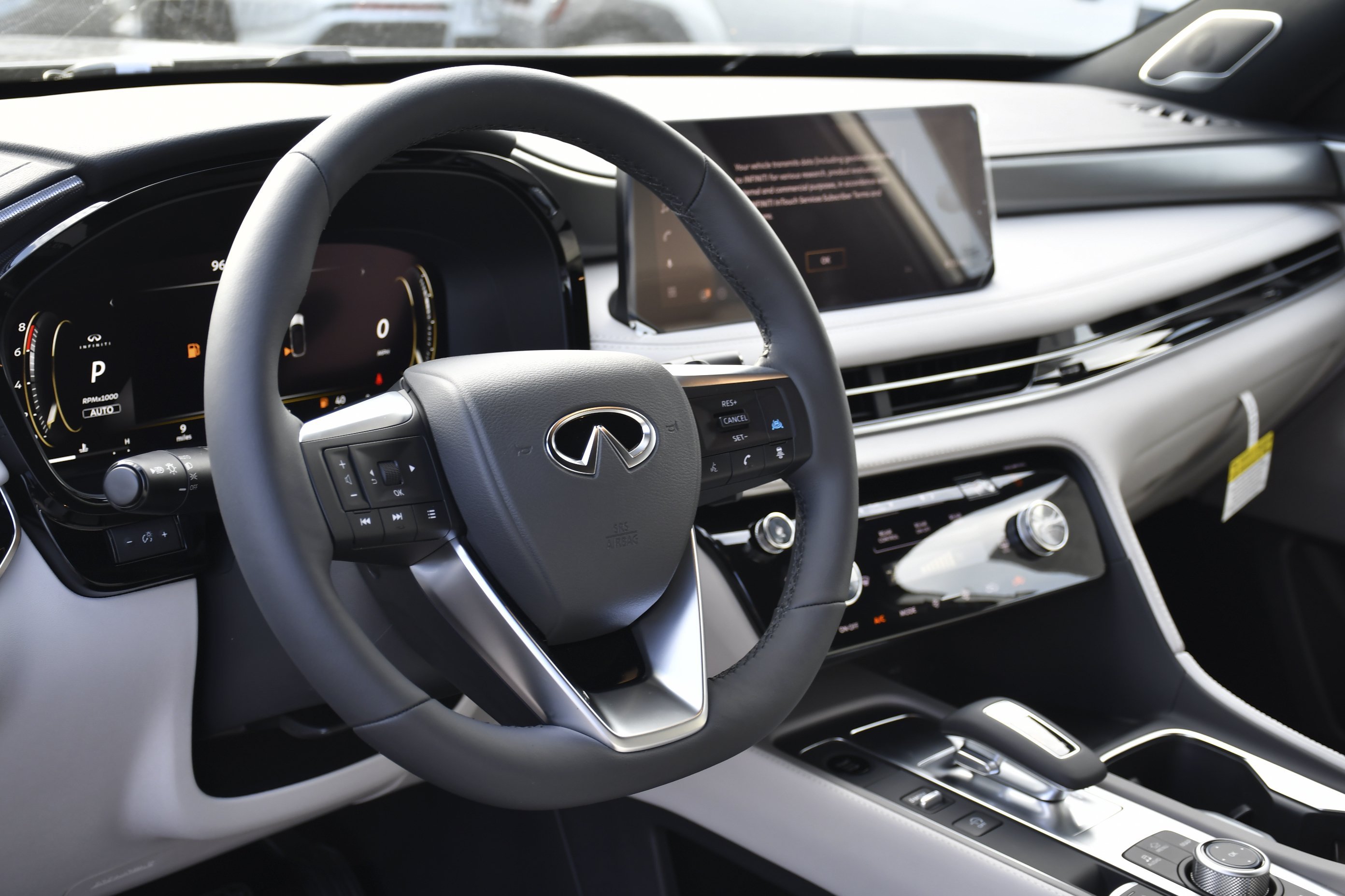 New 2027 GRAPHITE SHADOW INFINITI Luxe AWD image 26
