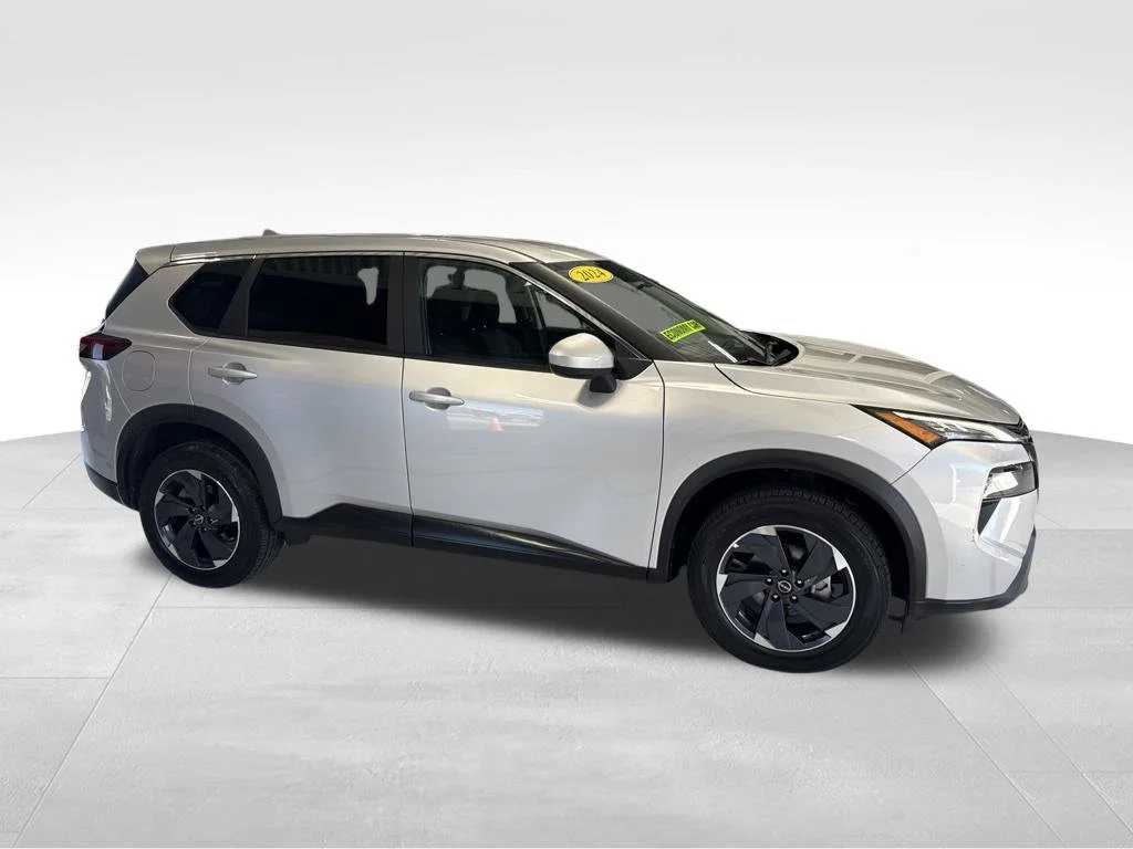 Used 2024 Silver Nissan SV image 10