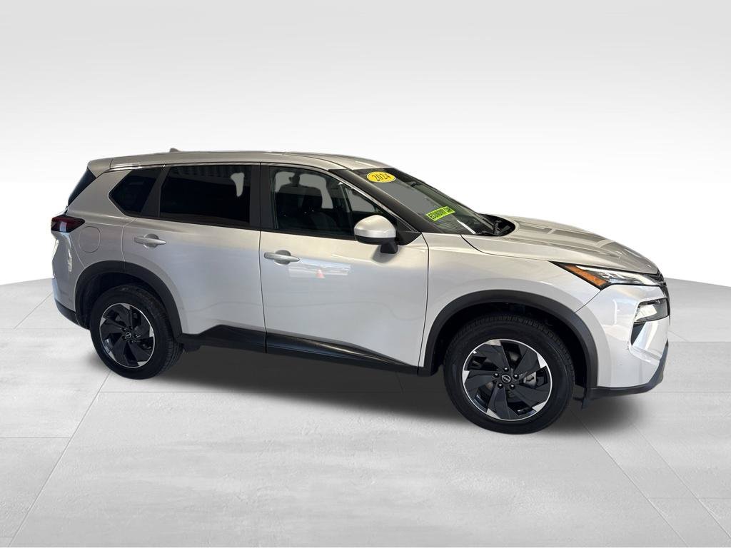 Used 2024 Silver Nissan SV image 10