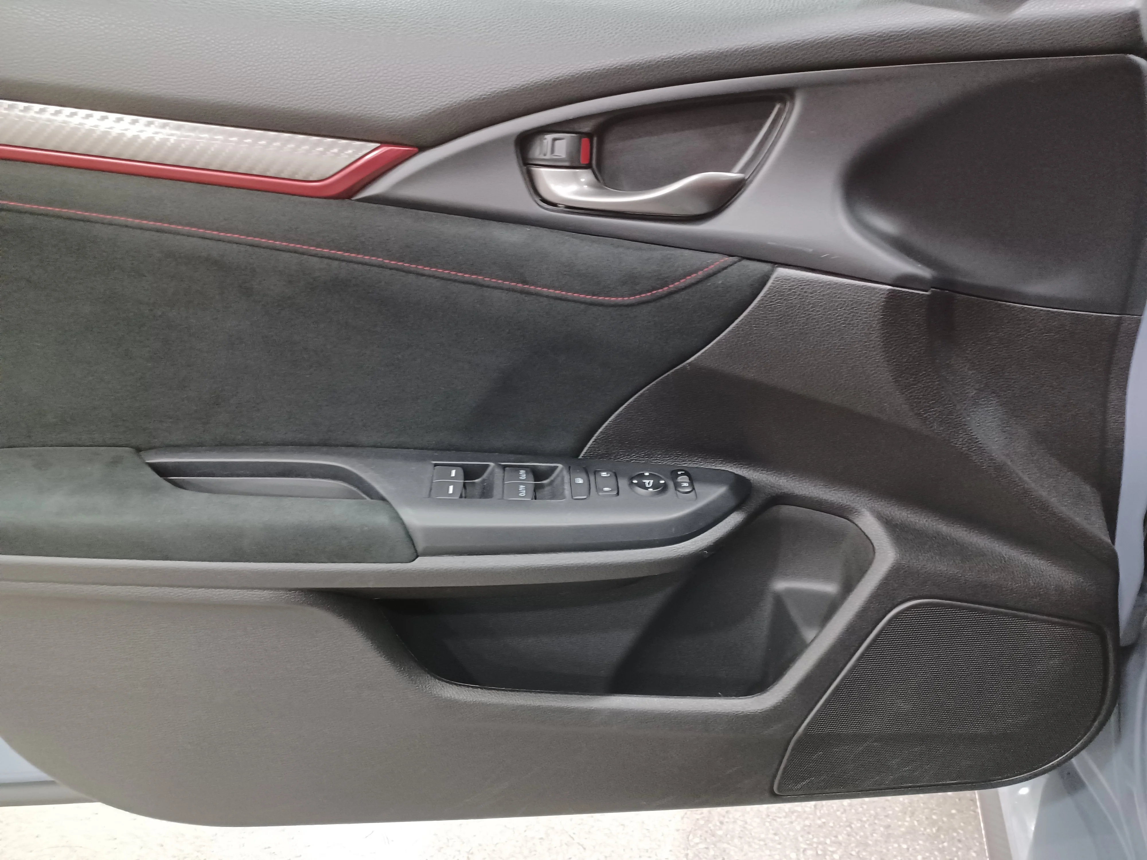 Used 2019 Sonic Grey Pearl Honda Manual*306HP!! | 6spd Manual | Sonic Grey Pearl | Red Alcantara Seats | Nav | Park Assist | CarPlay image 8