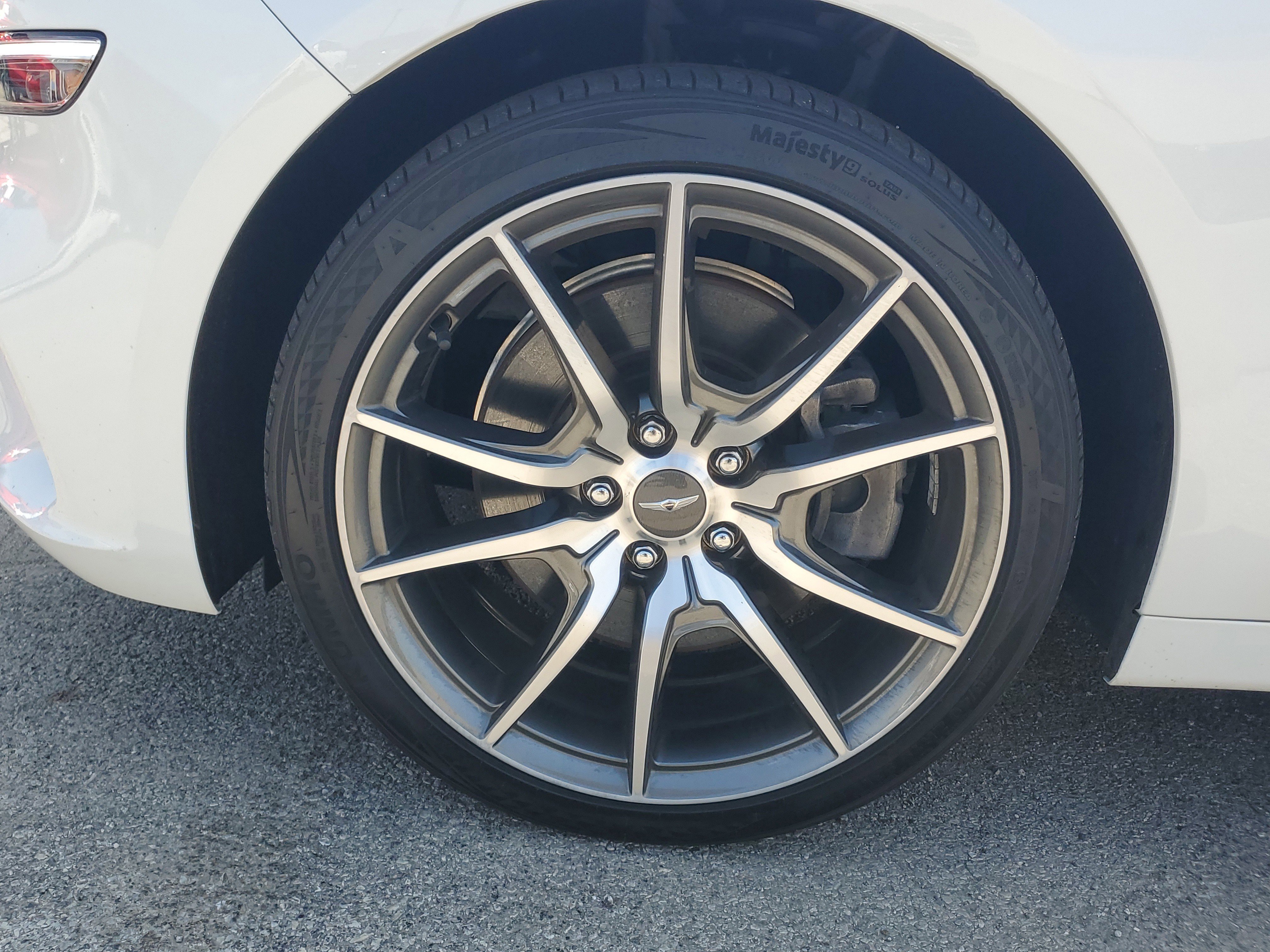 Used 2022 Uyuni White Genesis 3.3T image 10
