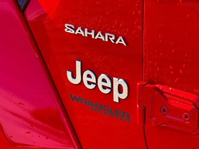 Used 2018 Red Jeep Unlimited Sahara image 22