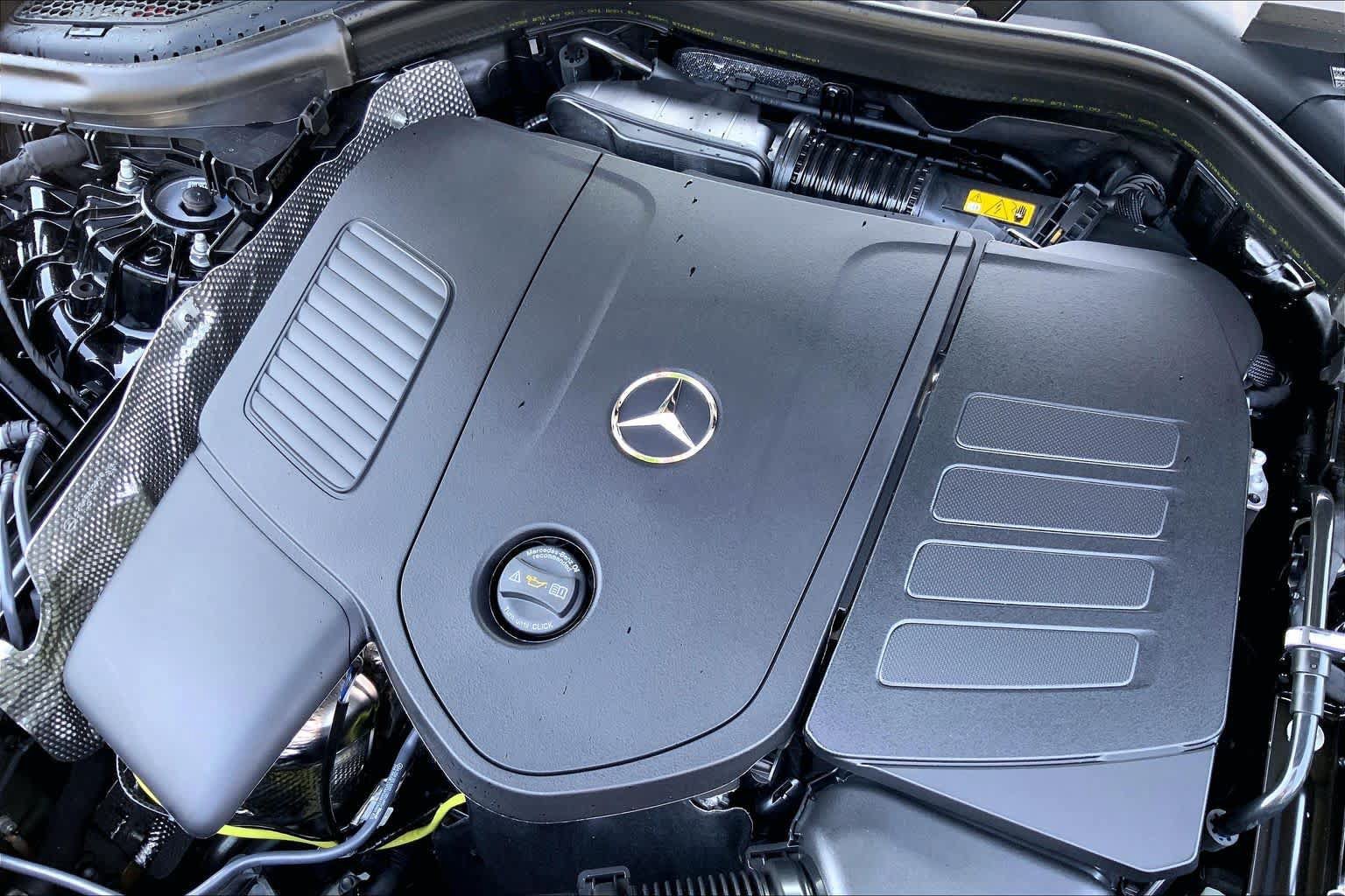 New 2026 Black Mercedes-Benz GLC 300 image 27
