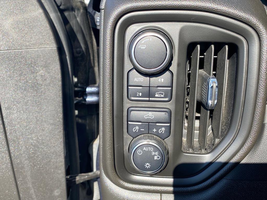 Used 2022 Shadow Gray Metallic Chevrolet Custom image 18