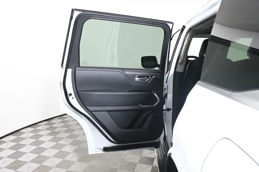 New 2027 White INFINITI LUXE image 35