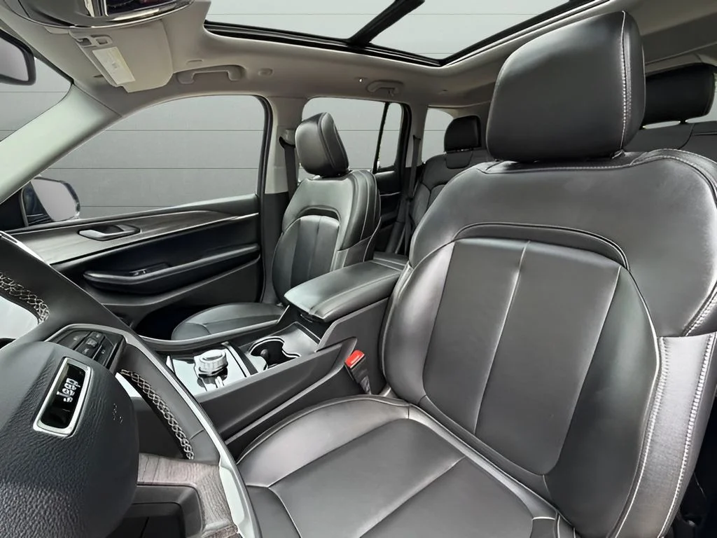 Used 2023 Black Jeep Limited image 2