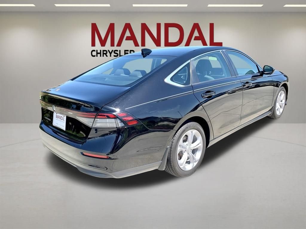 Used 2025 Black Honda LX image 6