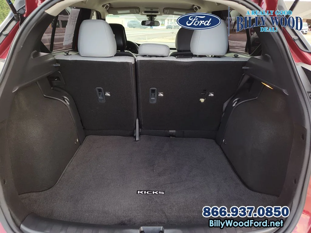Used 2024 Scarlet Ember Nissan SR image 7