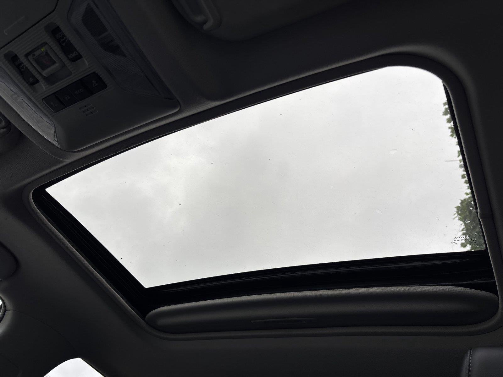 Used 2023 Wind Chill Pearl Toyota XLE Premium image 29