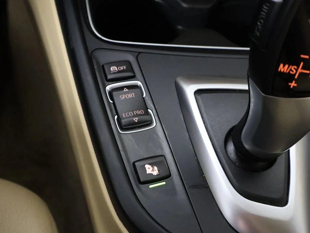 Used 2015 White BMW 328i xDrive image 51
