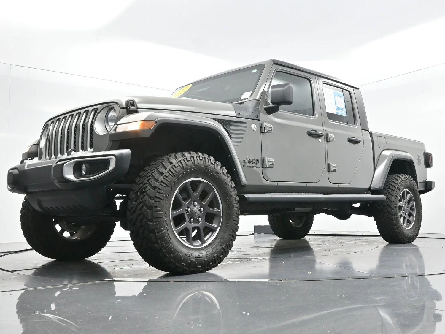 Used 2022 Sting-Gray Clearcoat Jeep Overland image 39