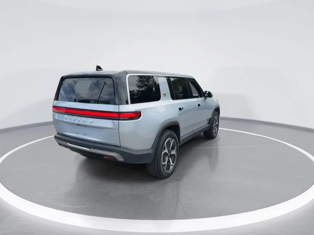 Used 2024  Rivian Adventure image 8