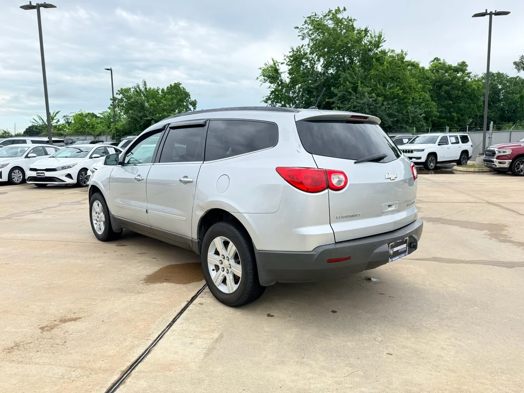 Used 2011 Silver Ice Metallic Chevrolet LT w/1LT image 8