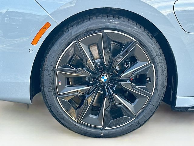 New 2026 Gray BMW 750e xDrive image 27