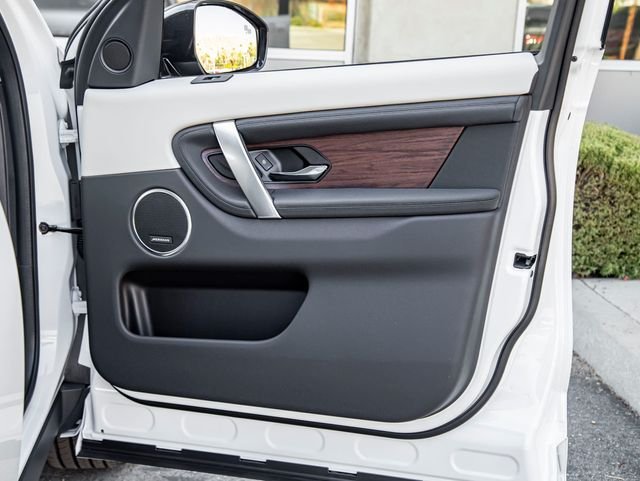 Used 2024 Ostuni Pearl White Land Rover S image 28