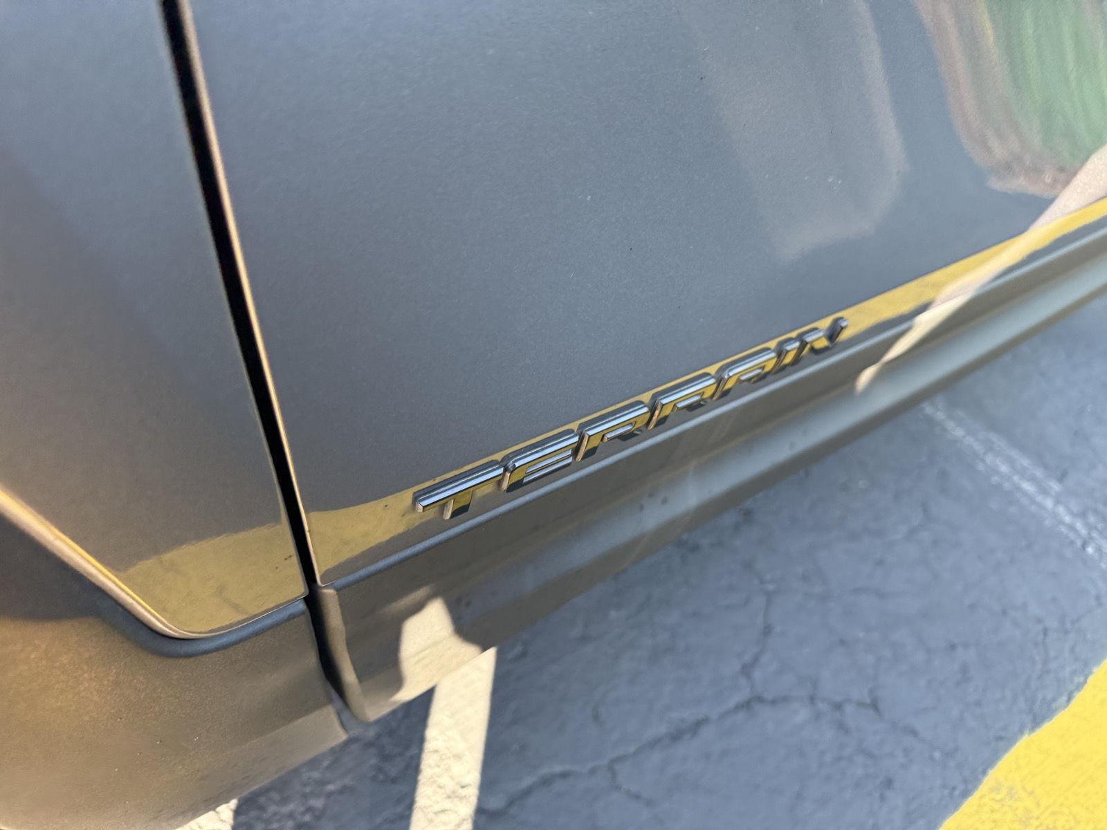Used 2021 Satin Steel Metallic GMC SLE image 4