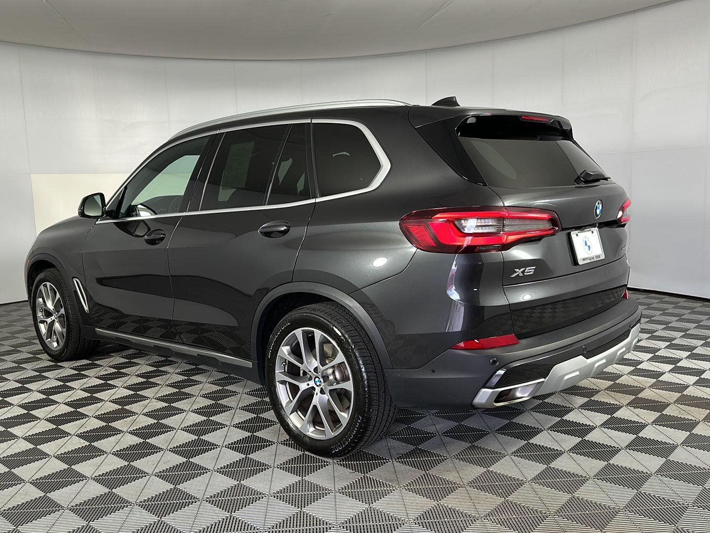 Used 2023 Dark Graphite Metallic BMW xDrive40i image 24