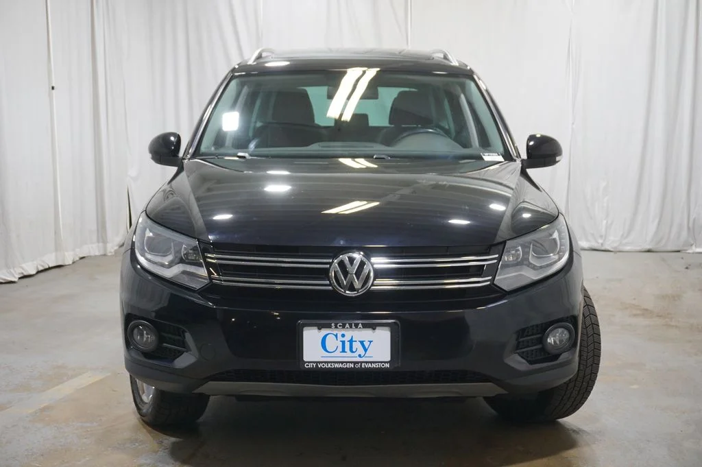 Used 2016 Deep Black Pearl Volkswagen SE image 9