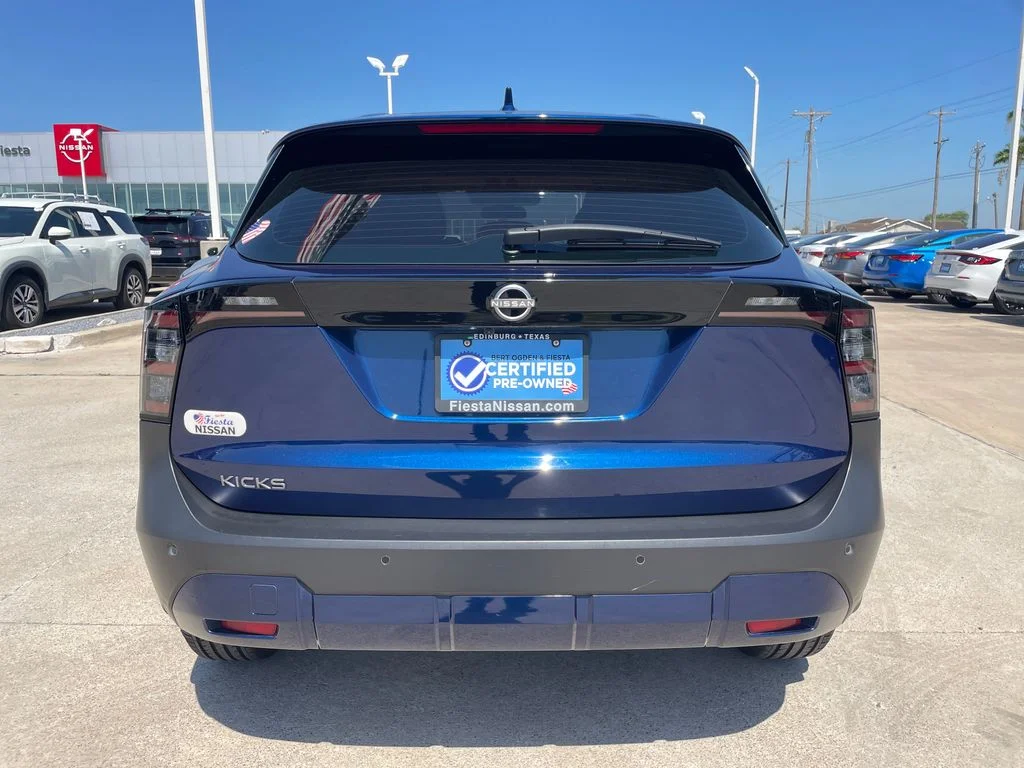 Used 2025 Blue Nissan S image 4