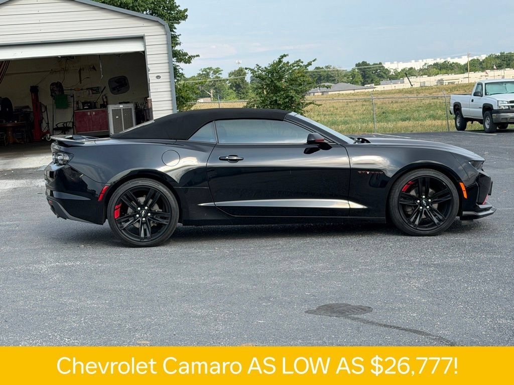 Used 2022 BLACK Chevrolet 2LT image 3