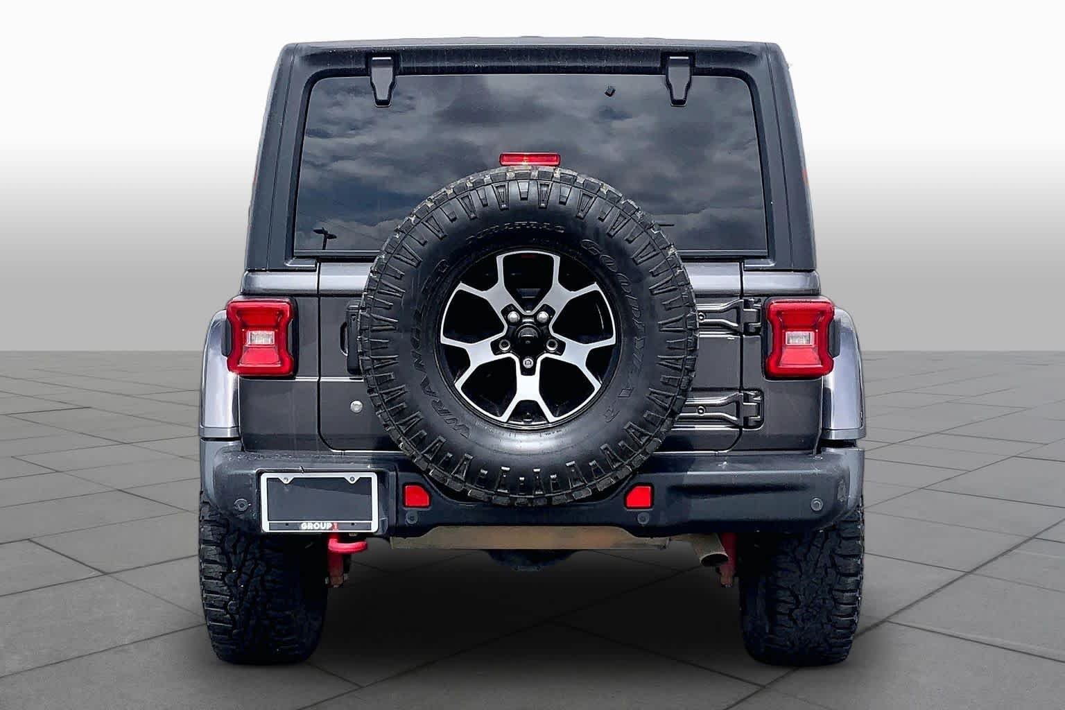 Used 2018 Granite Crystal Metallic Clearcoat Jeep Rubicon image 4