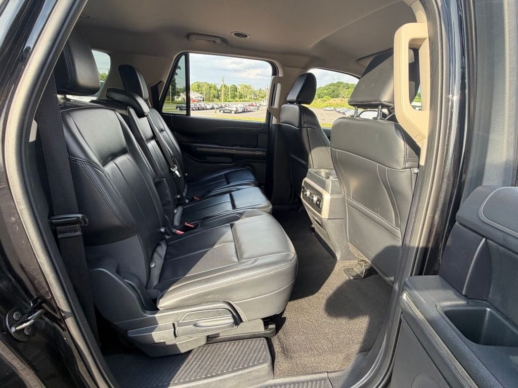 Used 2024 Black Metallic Ford XLT image 37