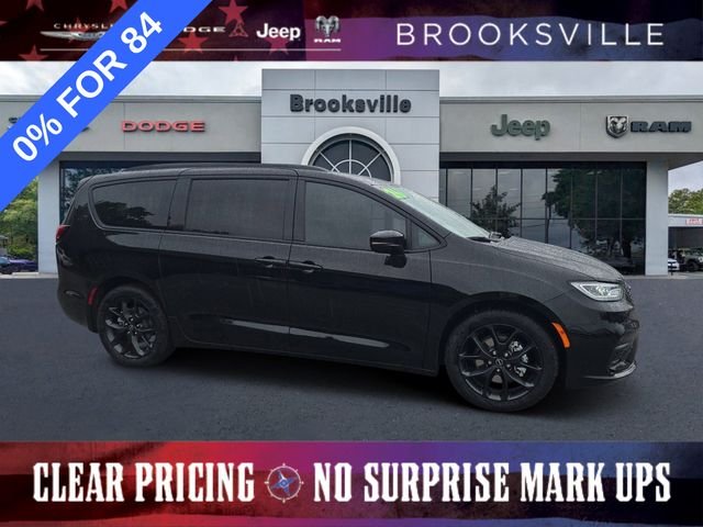 2026 Chrysler Pacifica Limited's photo