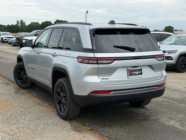 New 2026 Silver Zynith Jeep Altitude image 9