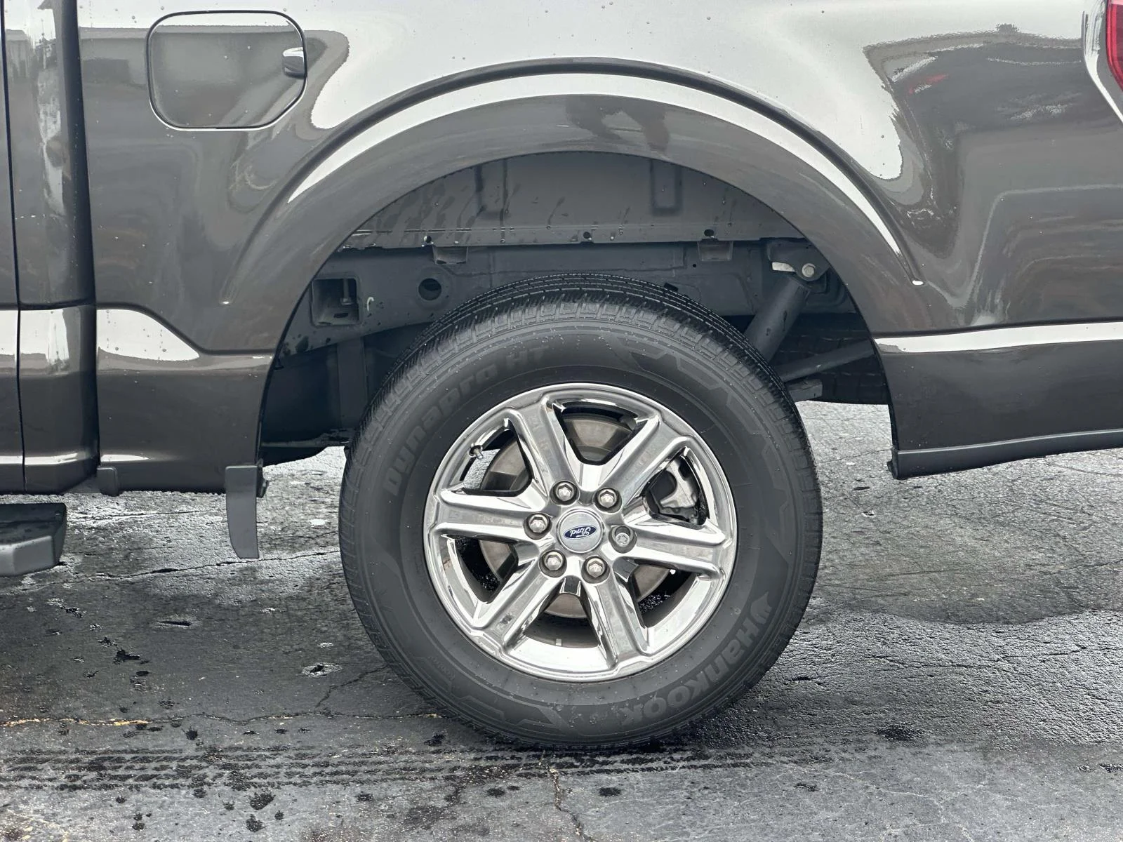 Used 2024 Black Ford XLT image 9