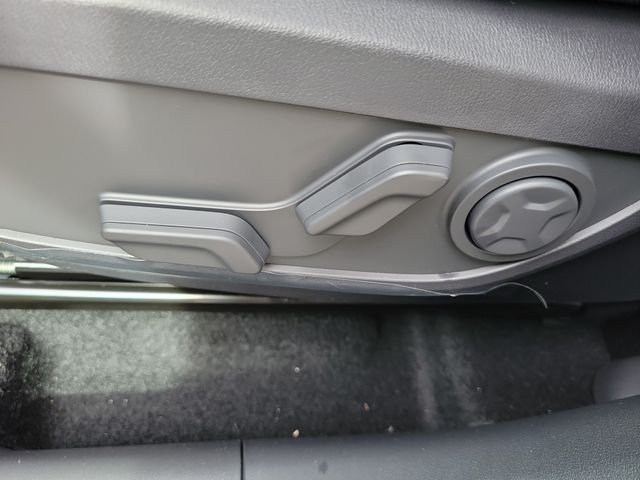 New 2027 Iceberg Green Kia X-Line S image 22