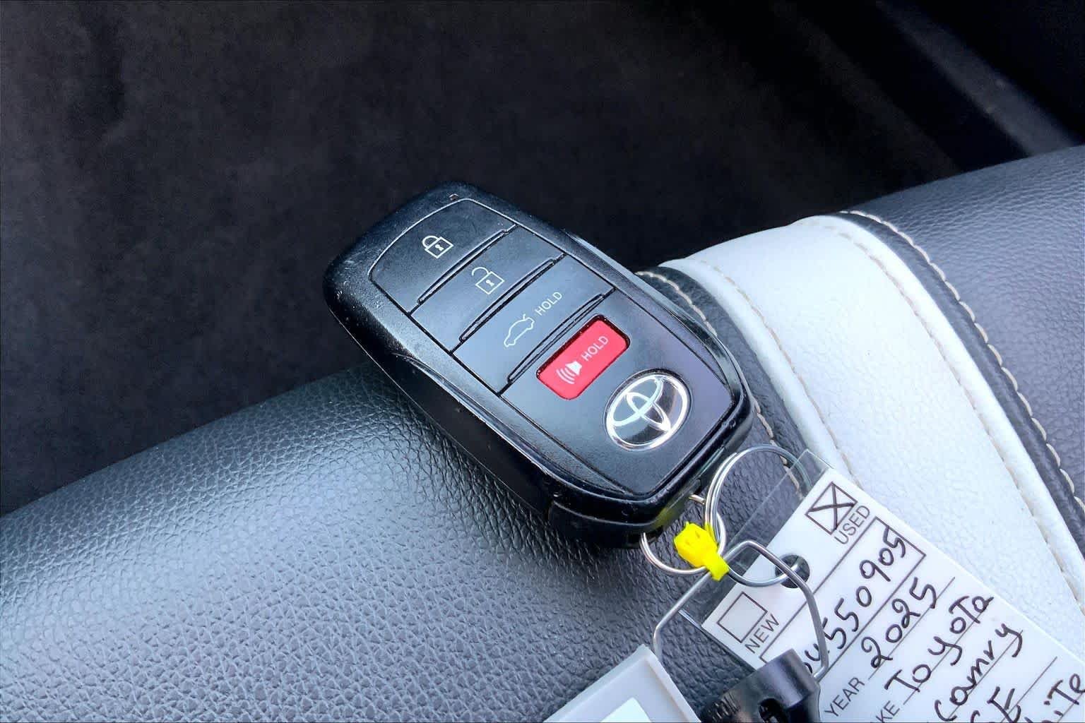 Used 2025 Ice Cap Toyota SE image 14
