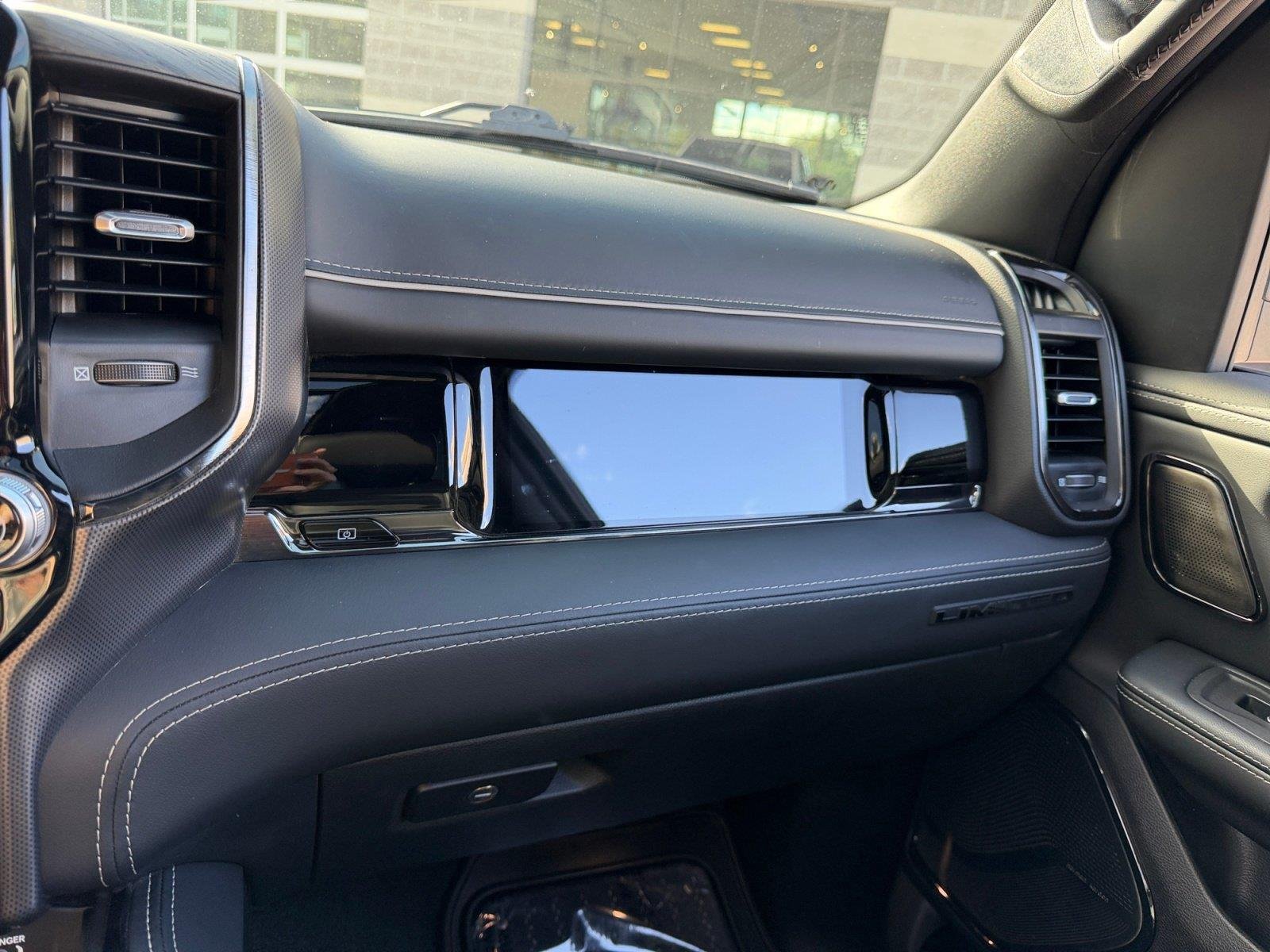 2025 RAM Ram 1500 Pickup Limited - Photo 23