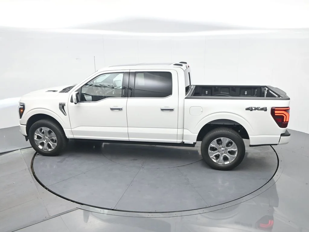 New 2026 Star White Metallic Tri-Coat Ford Platinum® image 31