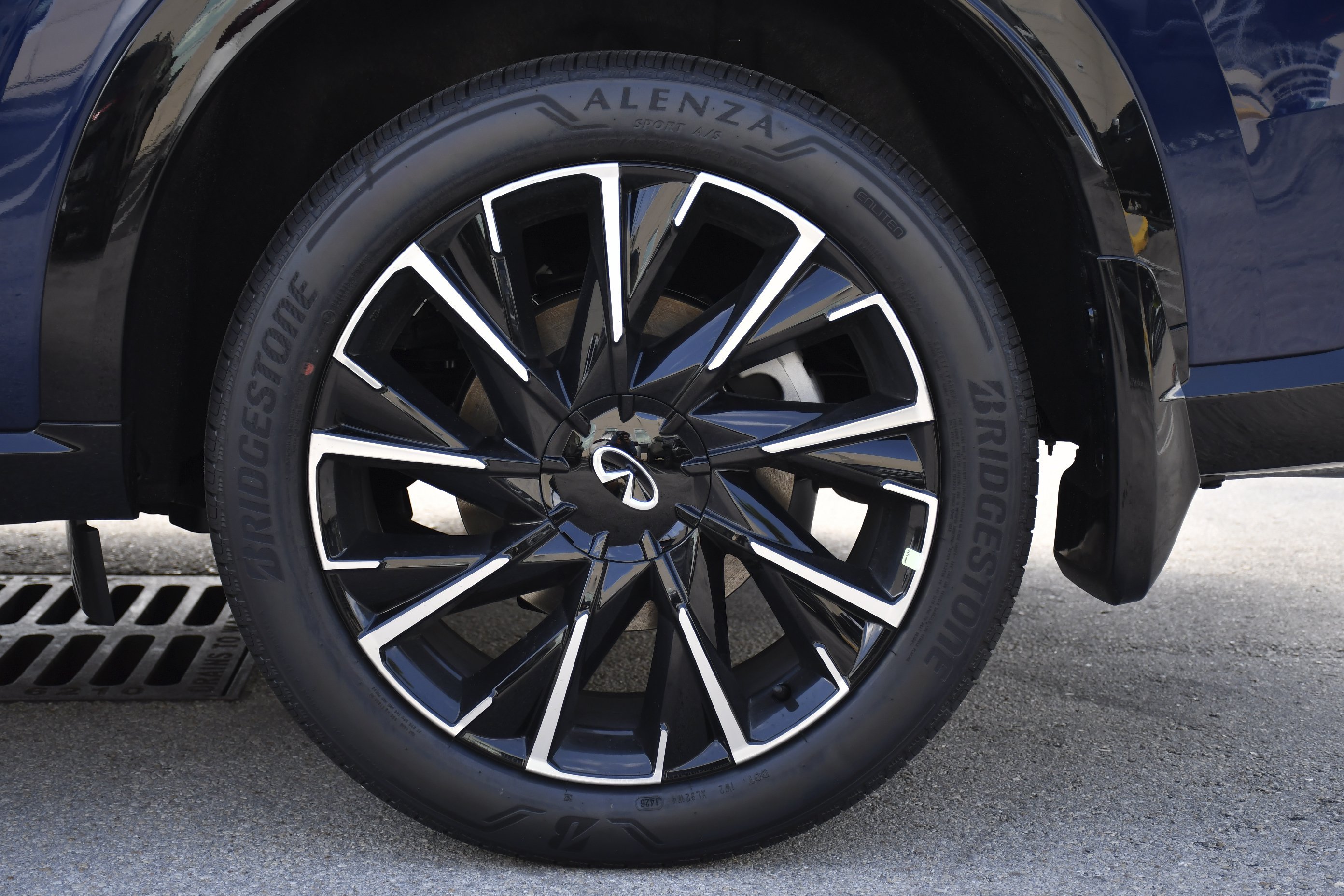 New 2027 GRAND BLUE INFINITI Autograph AWD image 35
